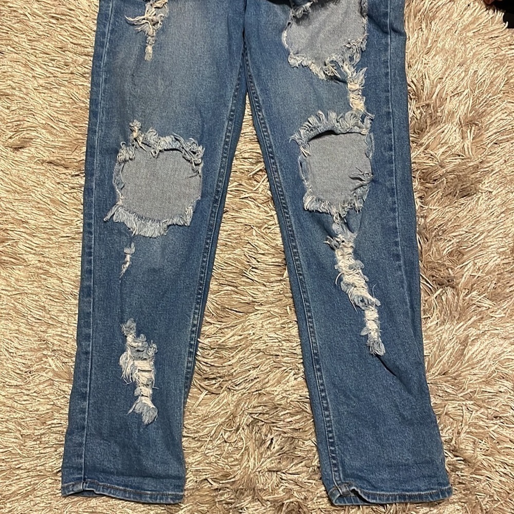 Akira Hi Rise Ripped‎ Mom Jeans - Picture 3 of 8